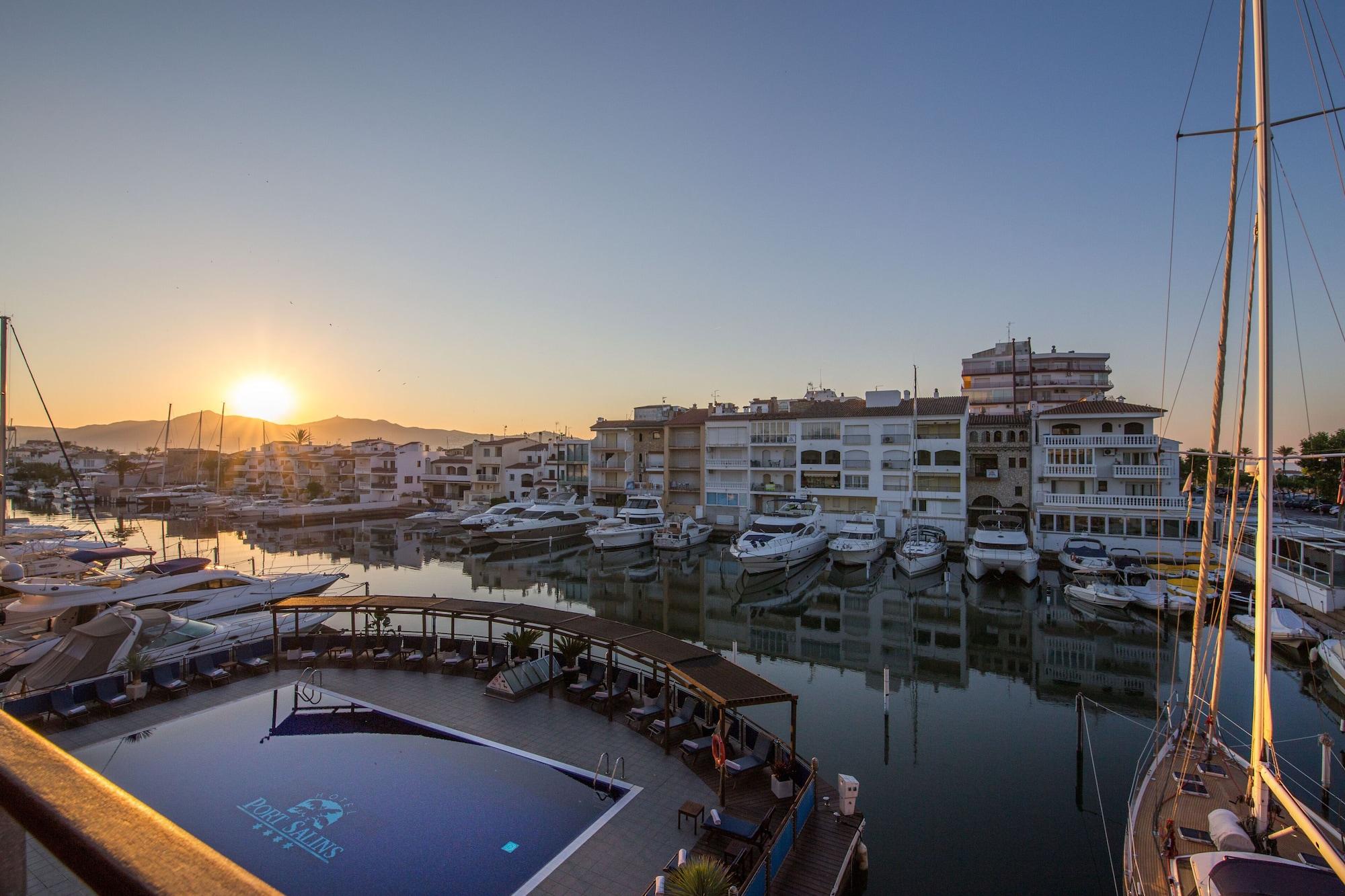 אמפוריבראבה Hotel Port Salins By Pierre & Vacances מראה חיצוני תמונה
