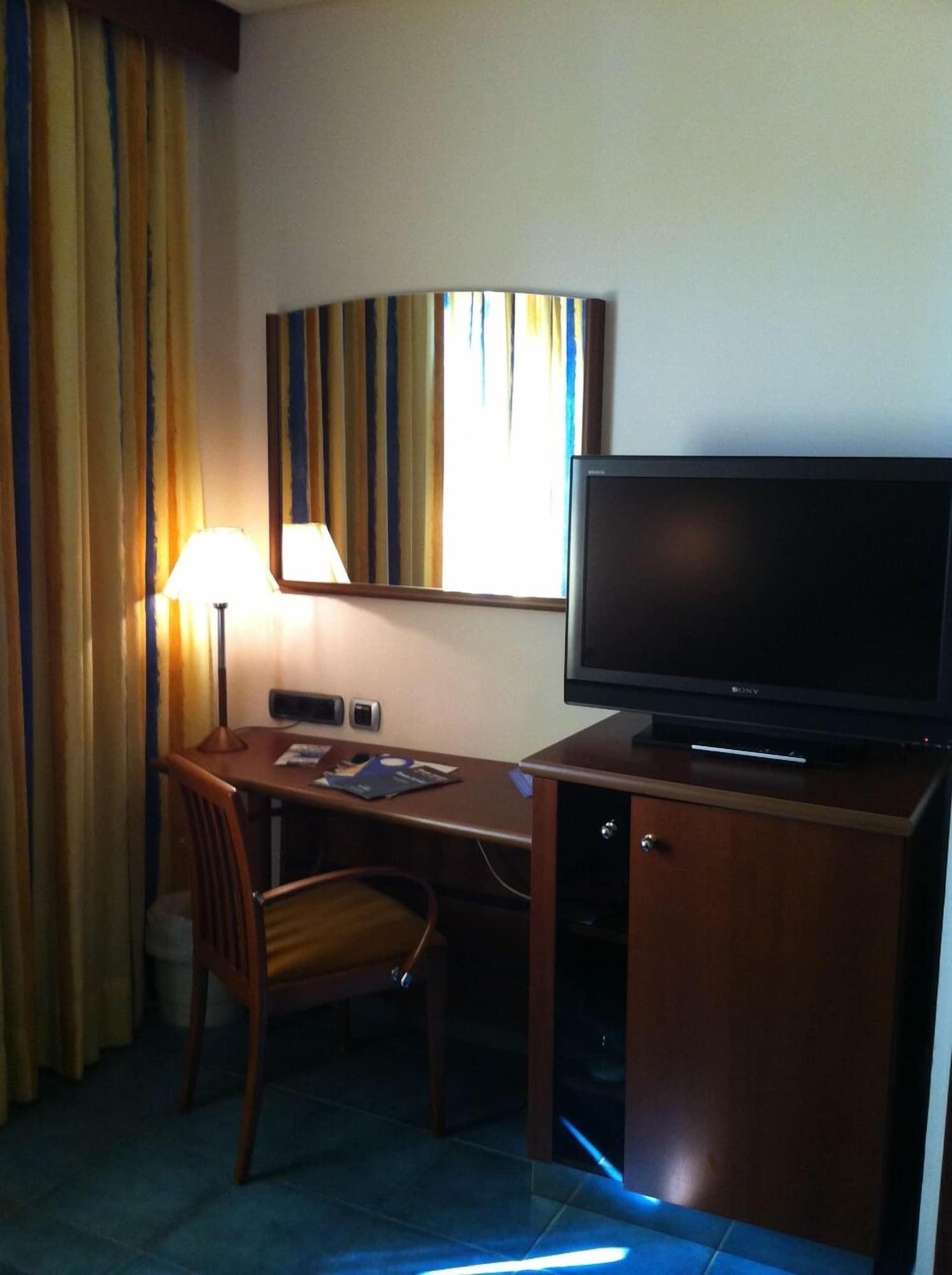 מלון אמפוריבראבה Port Salins מראה חיצוני תמונה